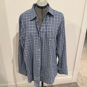 Men’s Vineyard Vines button down shirt